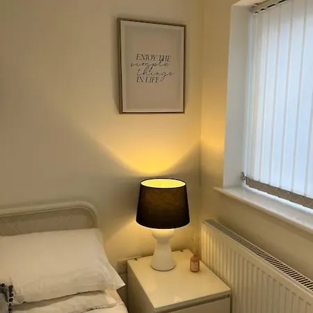 2 Flat, 50m From Airbus Bristol