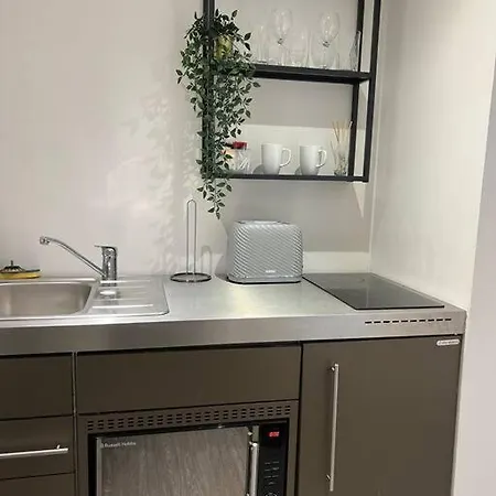 2 Flat, 50m From Airbus Bristol