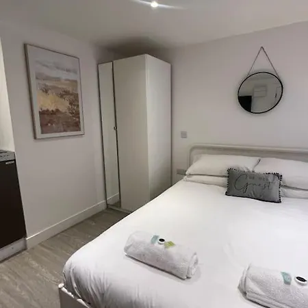 Apartamento 2 Flat, 50m From Airbus Bristol