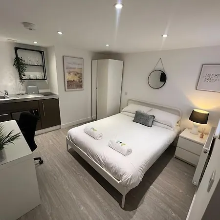 Apartment 2 Flat, 50m From Airbus *