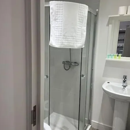 2 Flat, 50m From Airbus * Бристоль