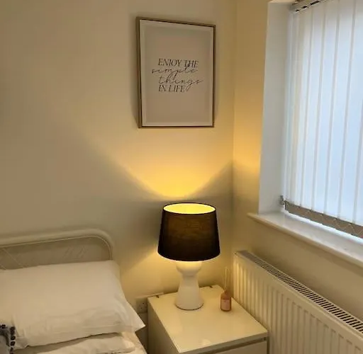 2 Flat, 50m From Airbus Bristol