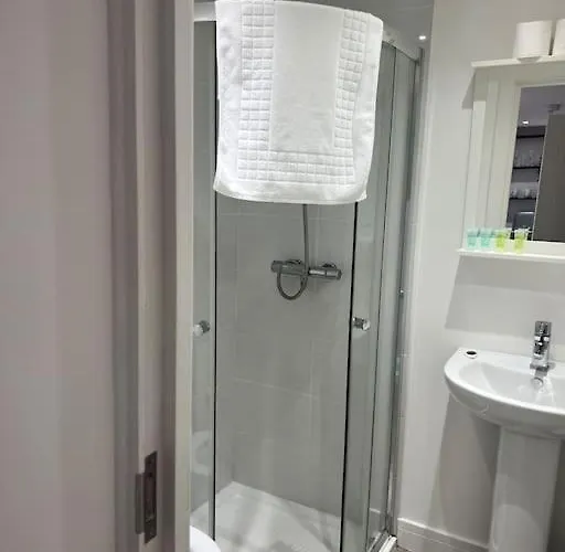 2 Flat, 50m From Airbus * Bristol