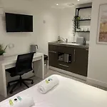 2 Flat, 50m From Airbus * Bristol