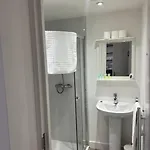 2 Flat, 50m From Airbus Bristol