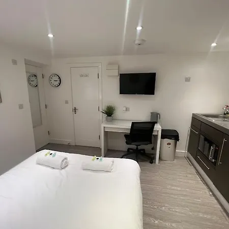 2 Flat, 50m From Airbus Apartamento Bristol