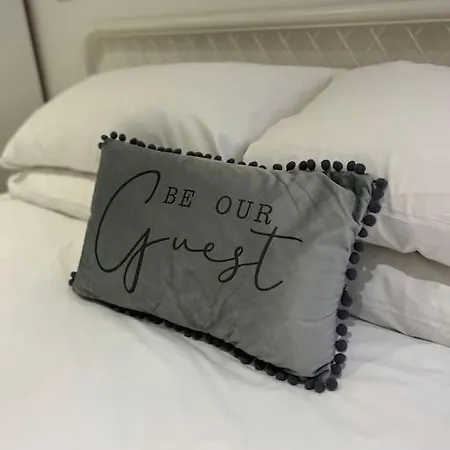 2 Flat, 50m From Airbus *