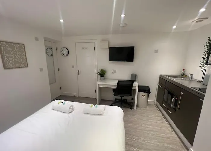 2 Flat, 50m From Airbus Apartamento Bristol